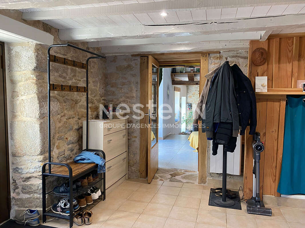 Maison à SAINT-SAUD-LACOUSSIERE