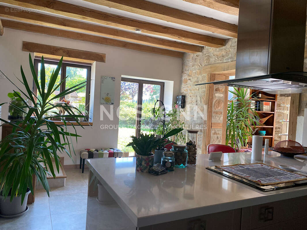 Maison à SAINT-SAUD-LACOUSSIERE