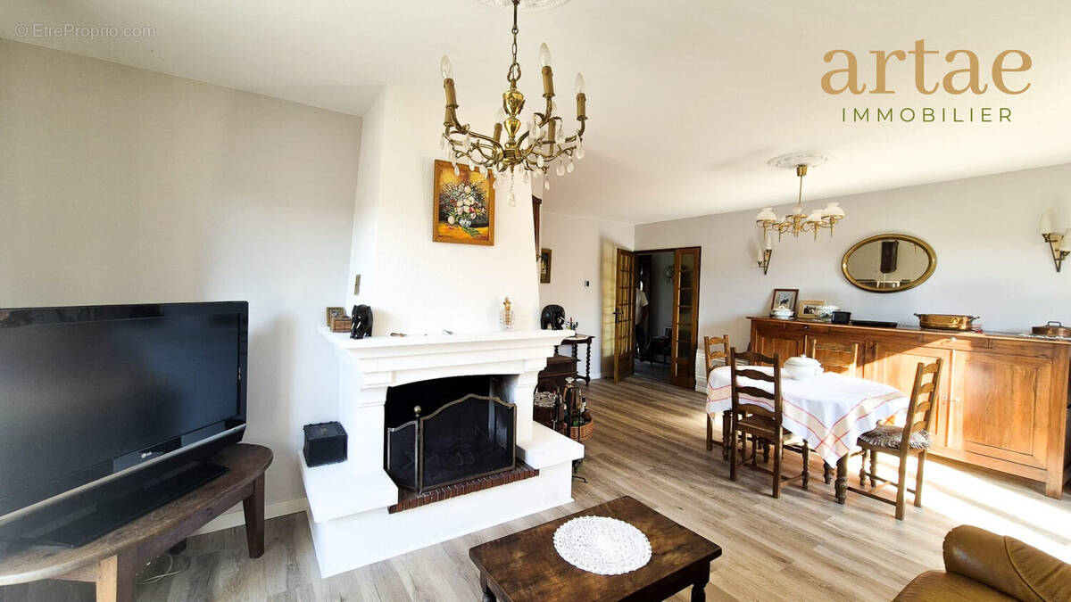 Maison à CASTELGINEST