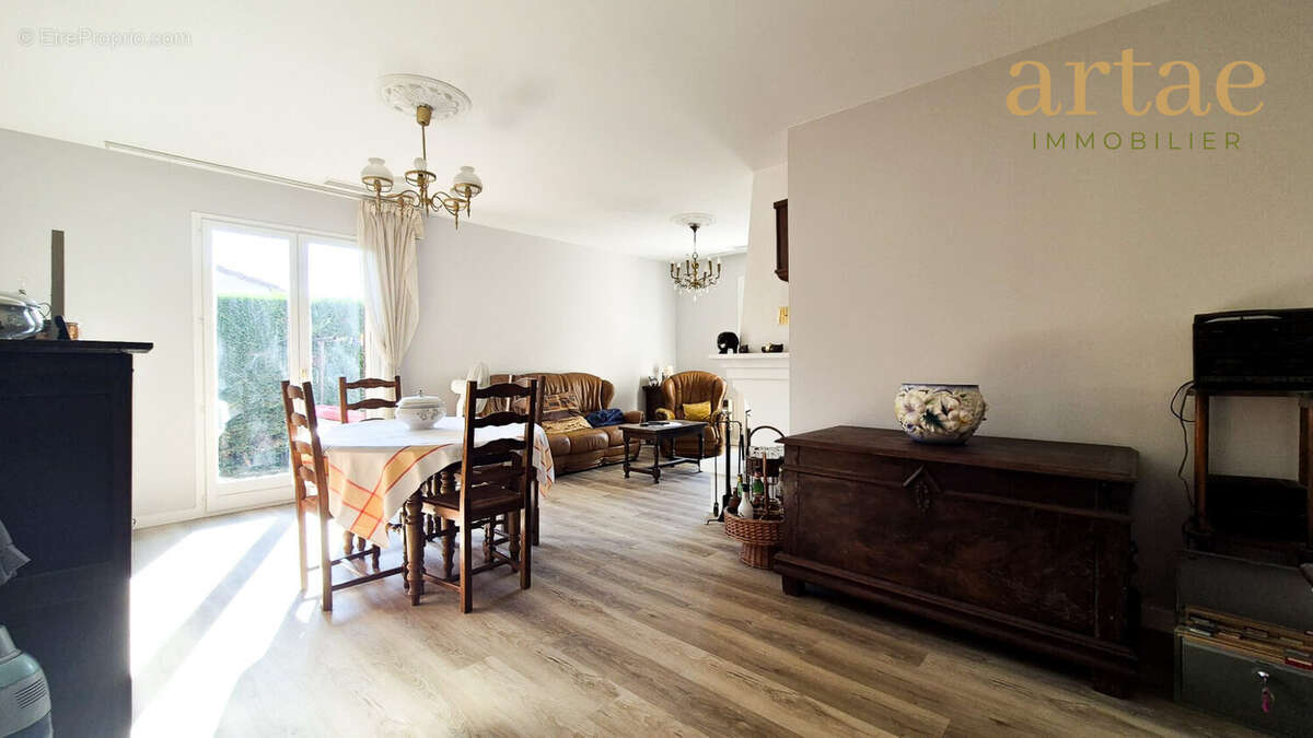 Maison à CASTELGINEST