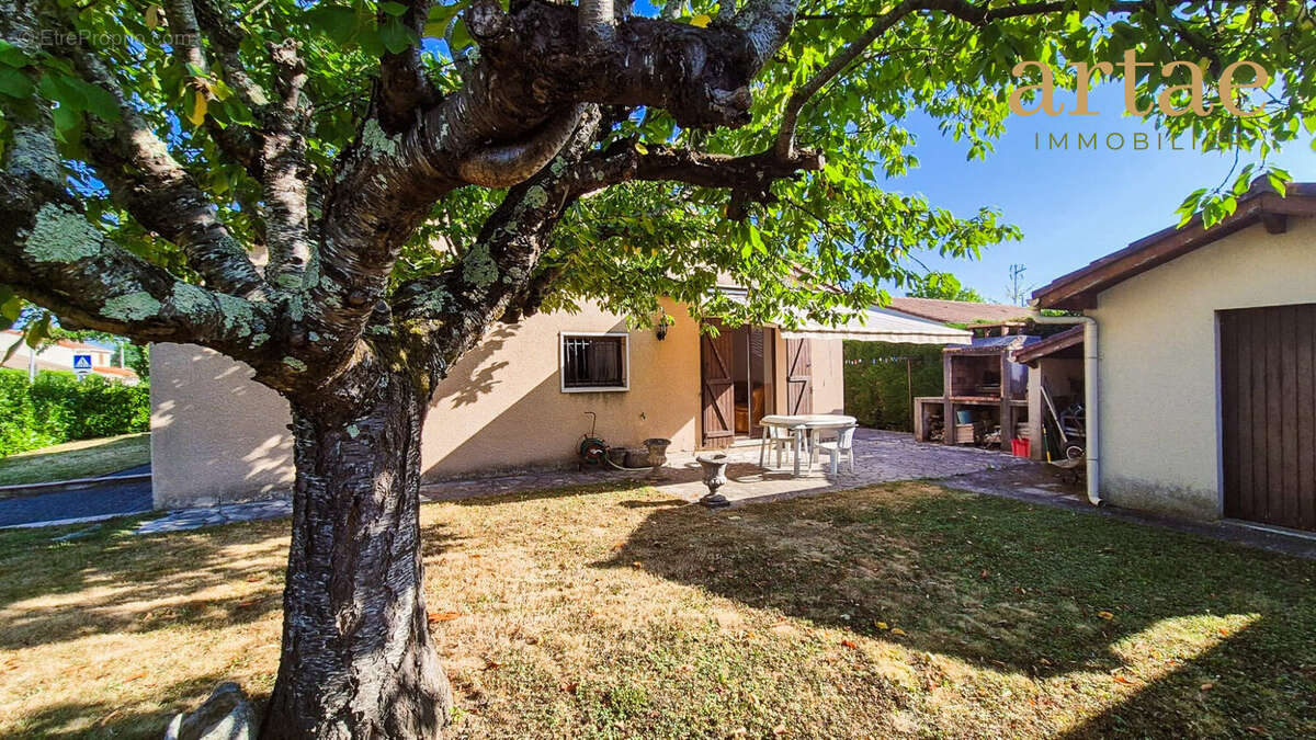 Maison à CASTELGINEST