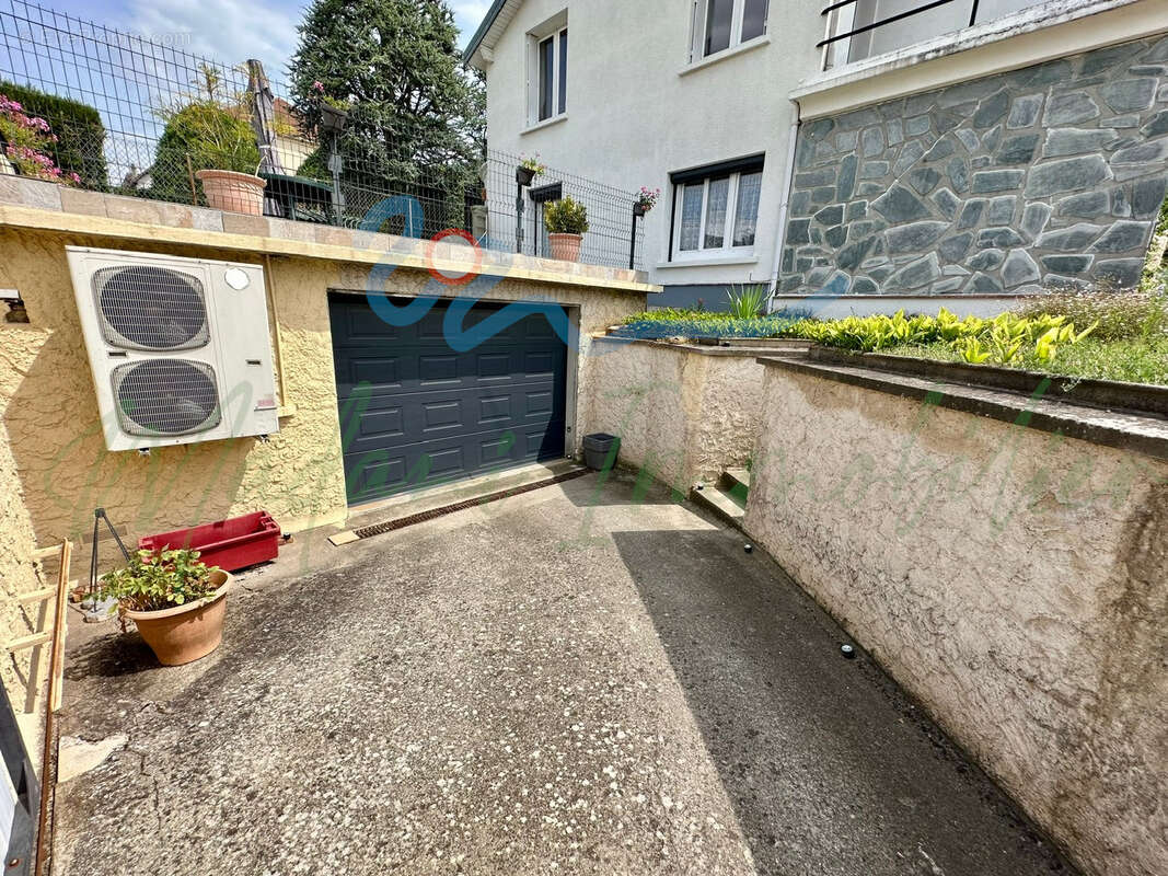 Maison à BONNIERES-SUR-SEINE