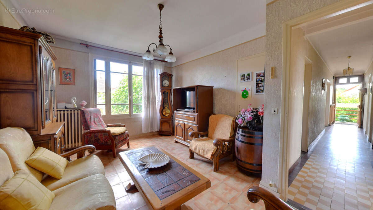 Maison à ROISSY-EN-BRIE