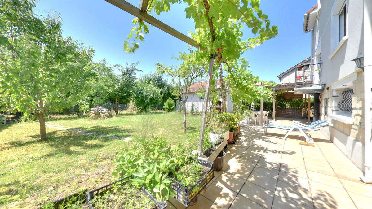 Maison à ROISSY-EN-BRIE