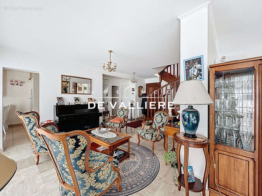Maison à SURESNES