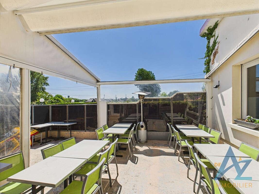 Commerce à MERVILLE-FRANCEVILLE-PLAGE