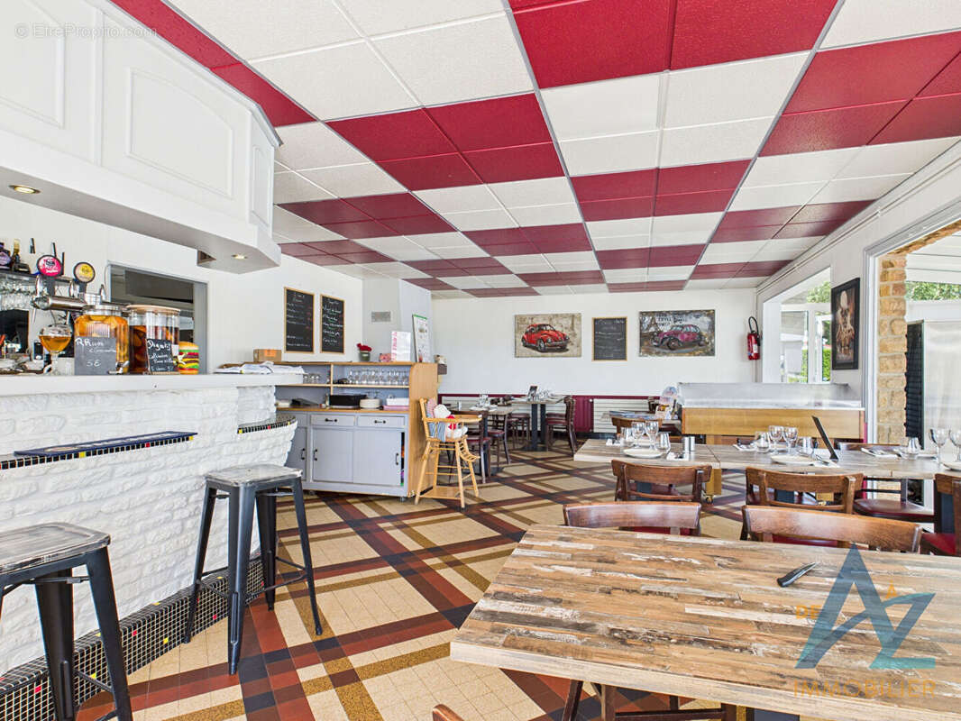 Commerce à MERVILLE-FRANCEVILLE-PLAGE