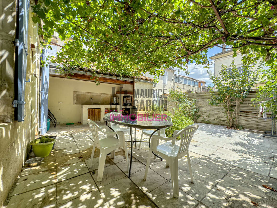 A vendre, à acheter, Maison, appartement 13160 Chateaurenard - Maison à CHATEAURENARD