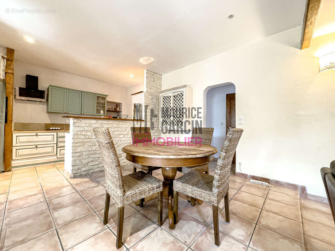 A vendre, à acheter, Maison, appartement 13160 Chateaurenard - Maison à CHATEAURENARD