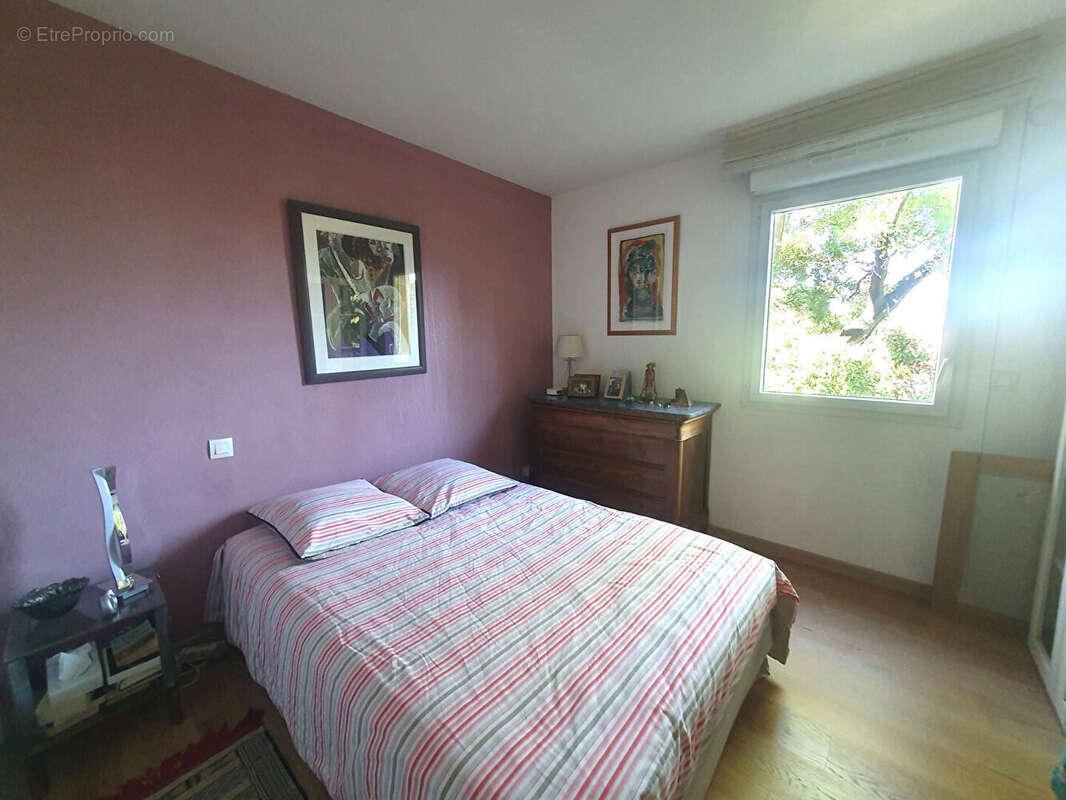 Appartement à UCHAUD