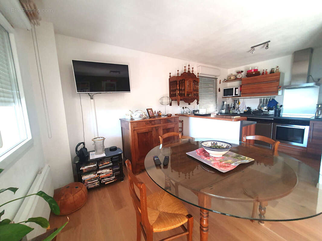 Appartement à UCHAUD