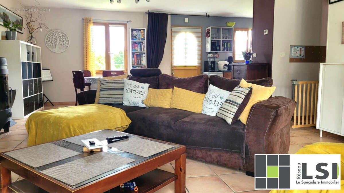 Maison à BARZY-EN-THIERACHE