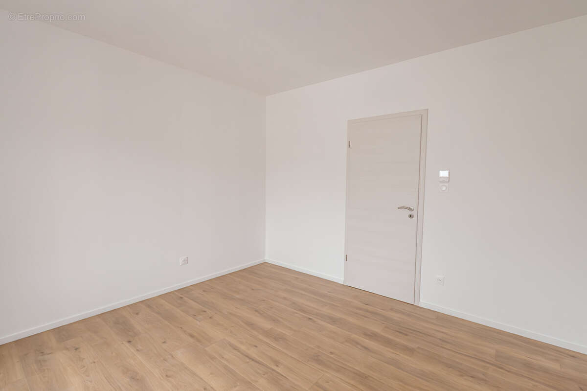 Appartement à LA CLUSE-ET-MIJOUX