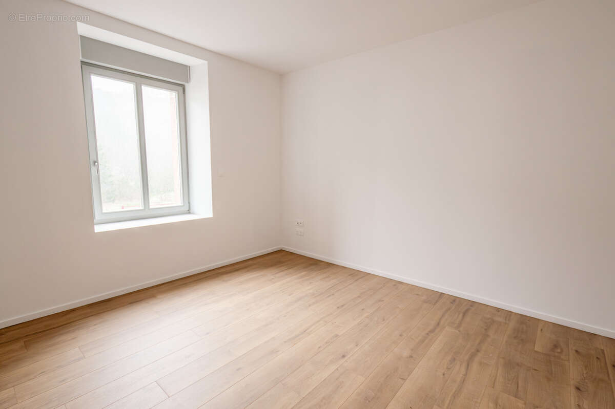 Appartement à LA CLUSE-ET-MIJOUX