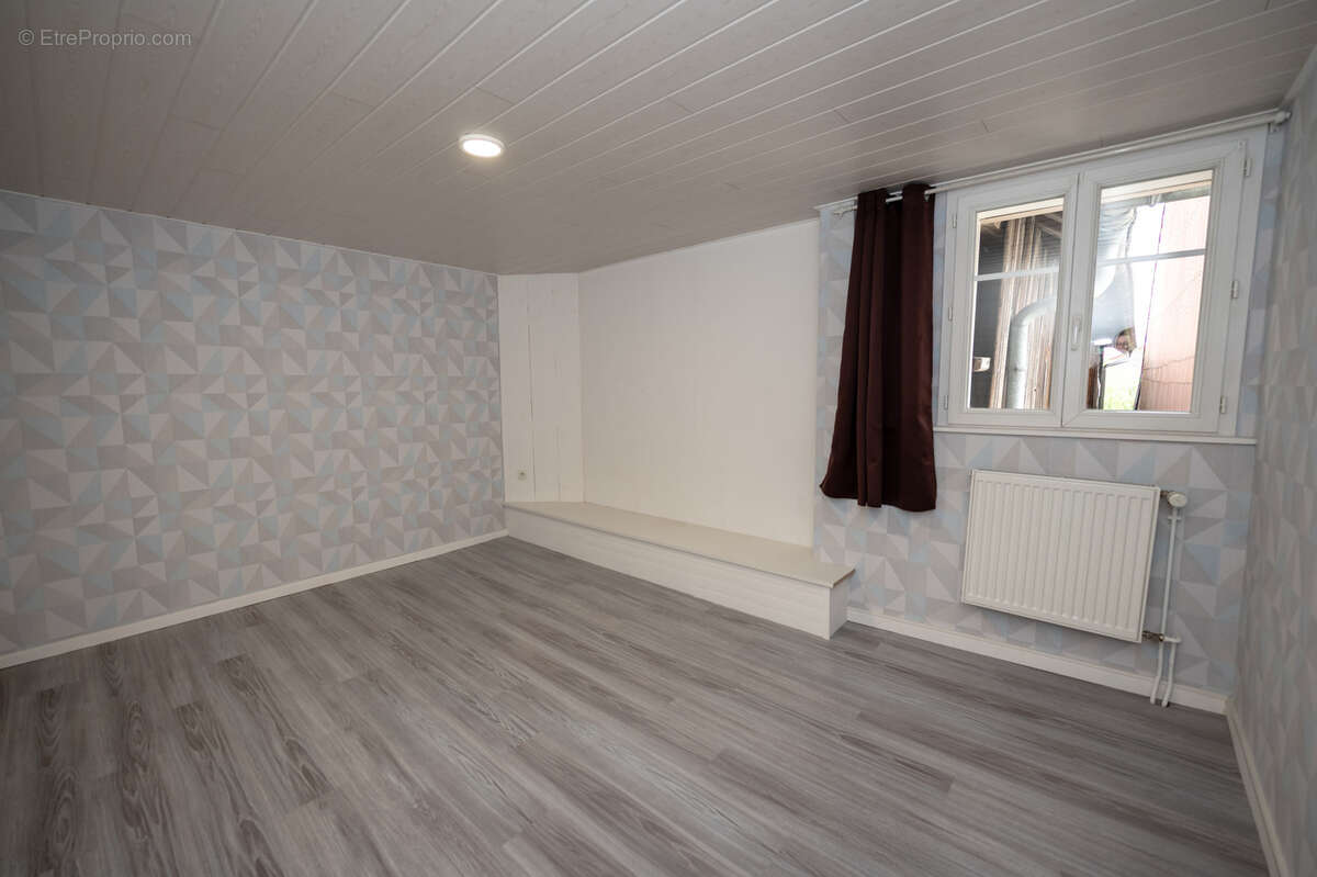 Appartement à FRASNE