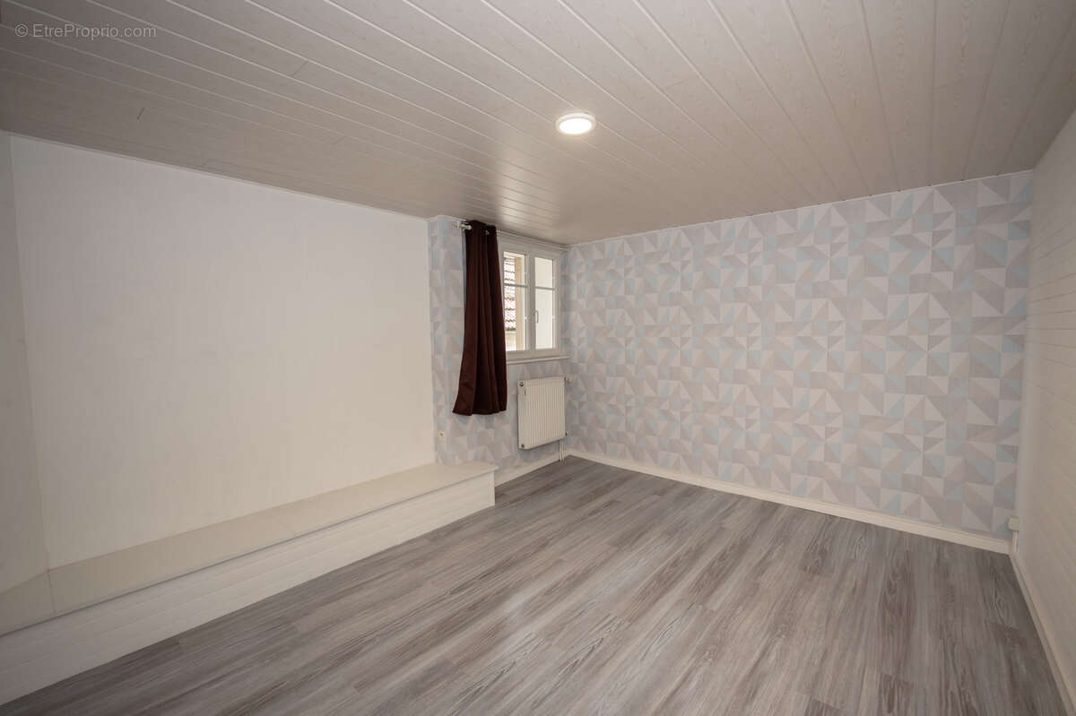 Appartement à FRASNE