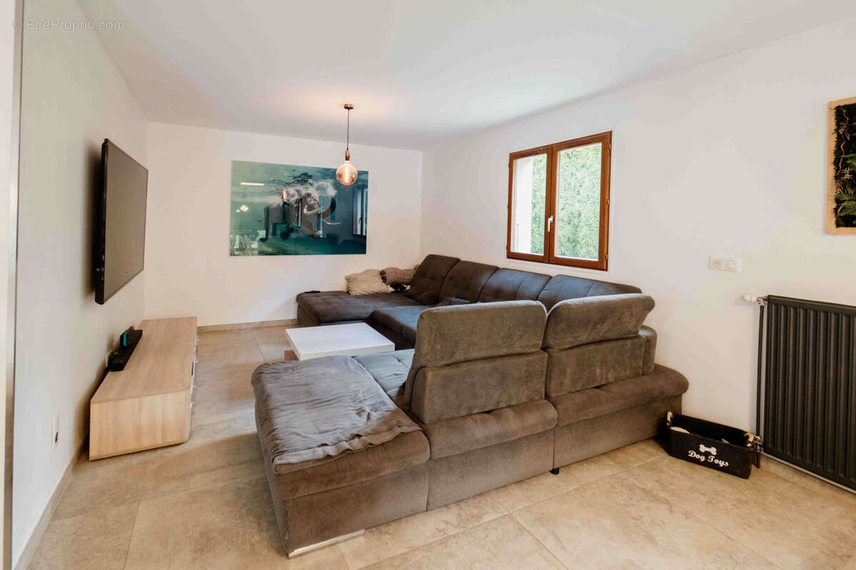 Maison à OYE-ET-PALLET