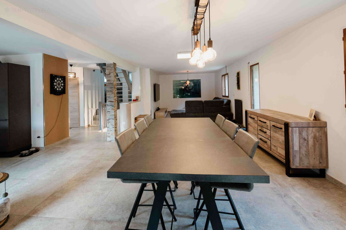 Maison à OYE-ET-PALLET