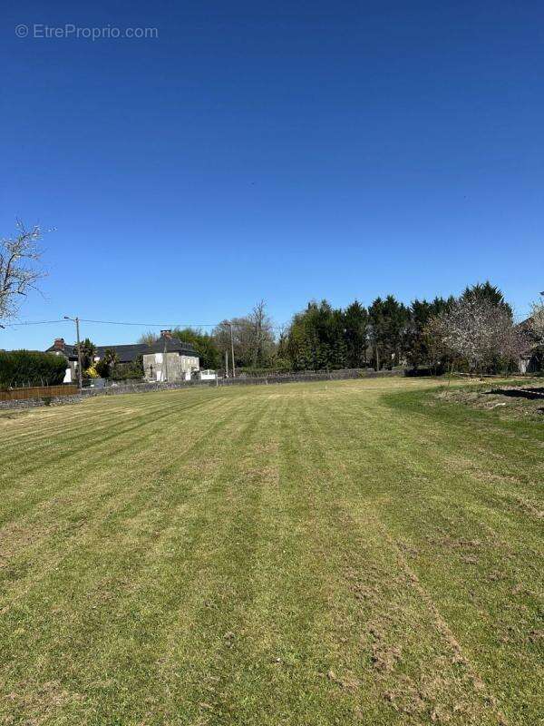 Terrain à LABASTIDE-CEZERACQ
