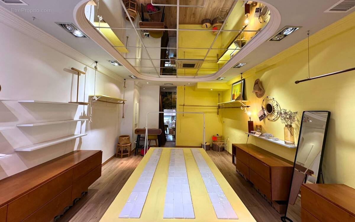 Commerce à L&#039;ILE-ROUSSE