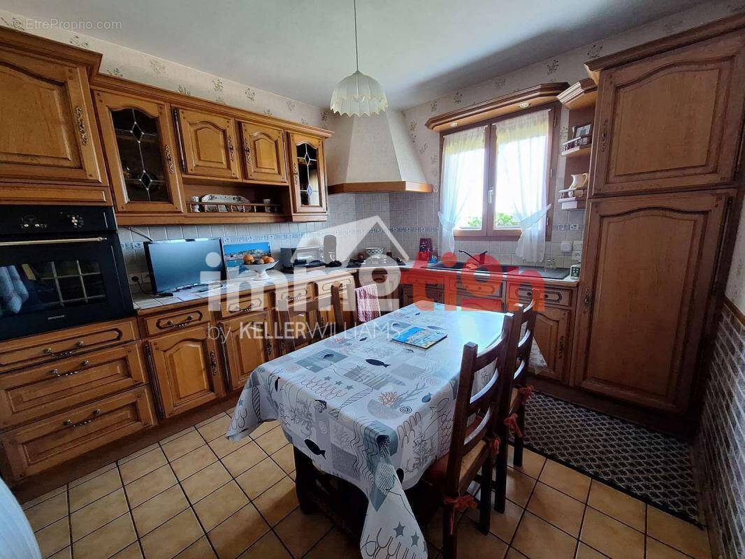 Maison à SAINT-PIERRE-EN-VAL