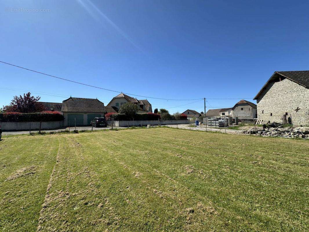 Terrain à LABASTIDE-CEZERACQ