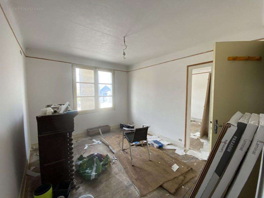 Commerce à TERRASSON-LAVILLEDIEU