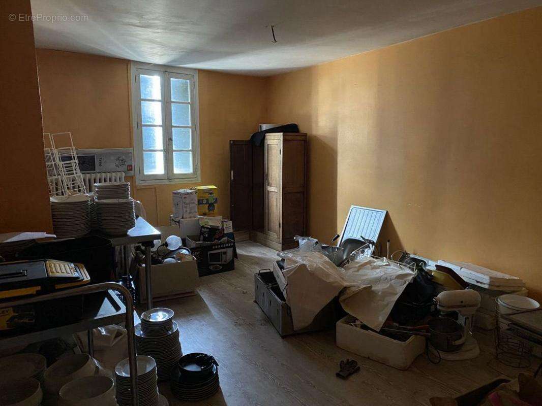 Commerce à TERRASSON-LAVILLEDIEU