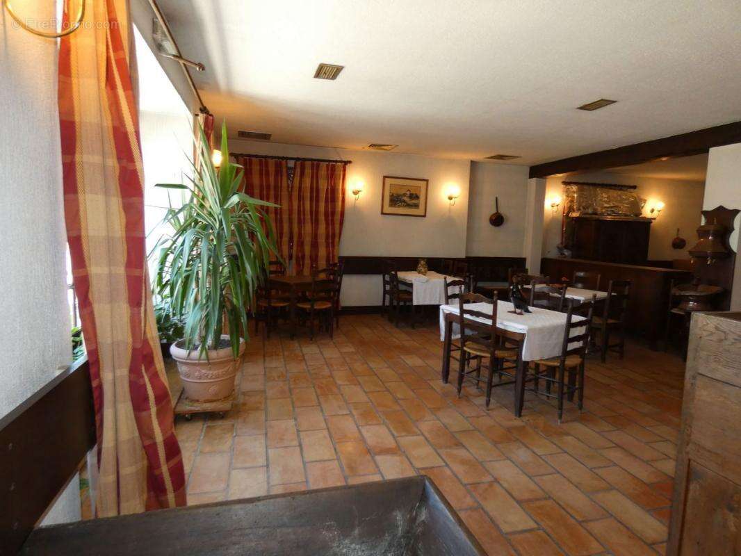 Commerce à CRESSENSAC