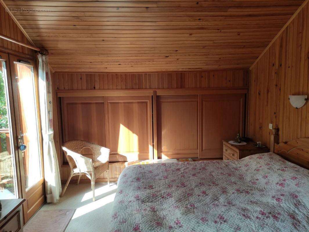 Maison à LACHAPELLE-AUZAC