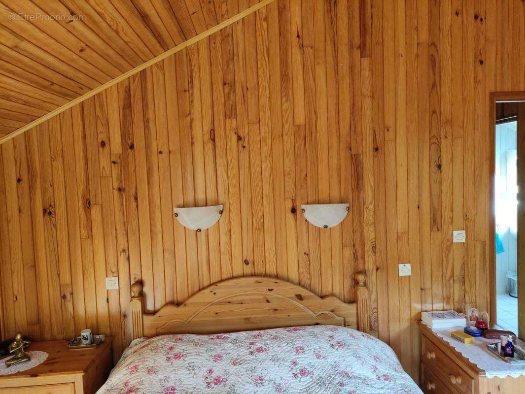 Maison à LACHAPELLE-AUZAC