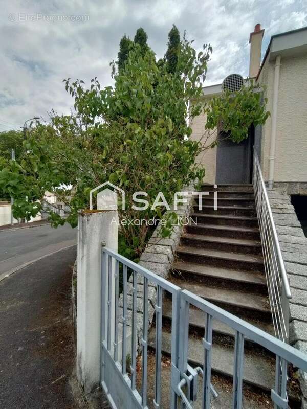 Photo 3 - Commerce à NIORT