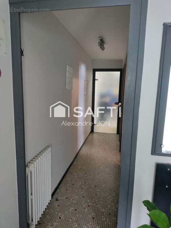 Photo 6 - Commerce à NIORT