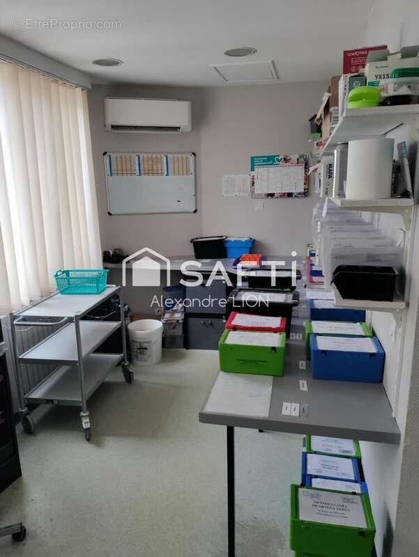 Photo 9 - Commerce à NIORT