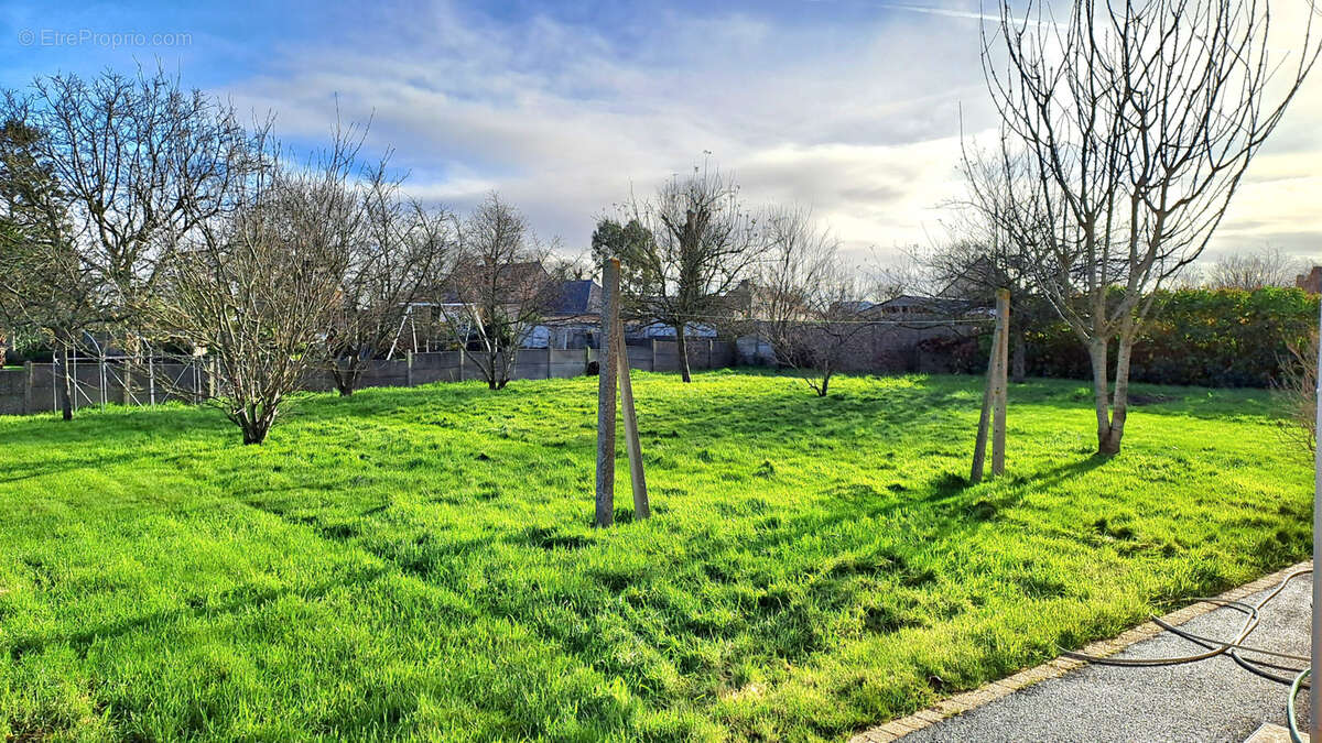 Maison à POMMERIT-LE-VICOMTE