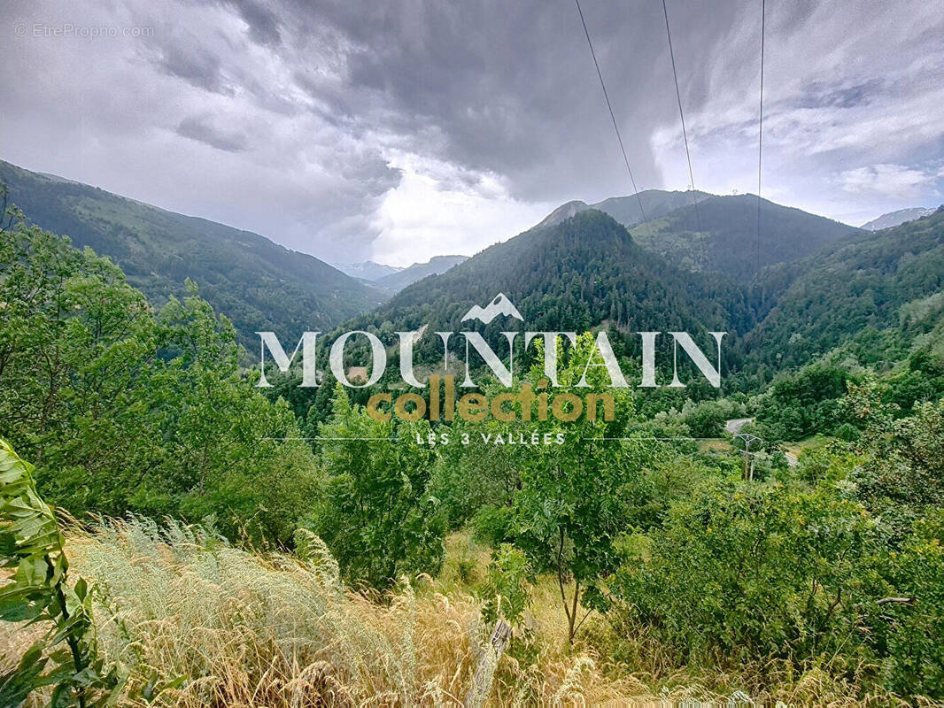 Terrain à SAINT-MARTIN-DE-BELLEVILLE