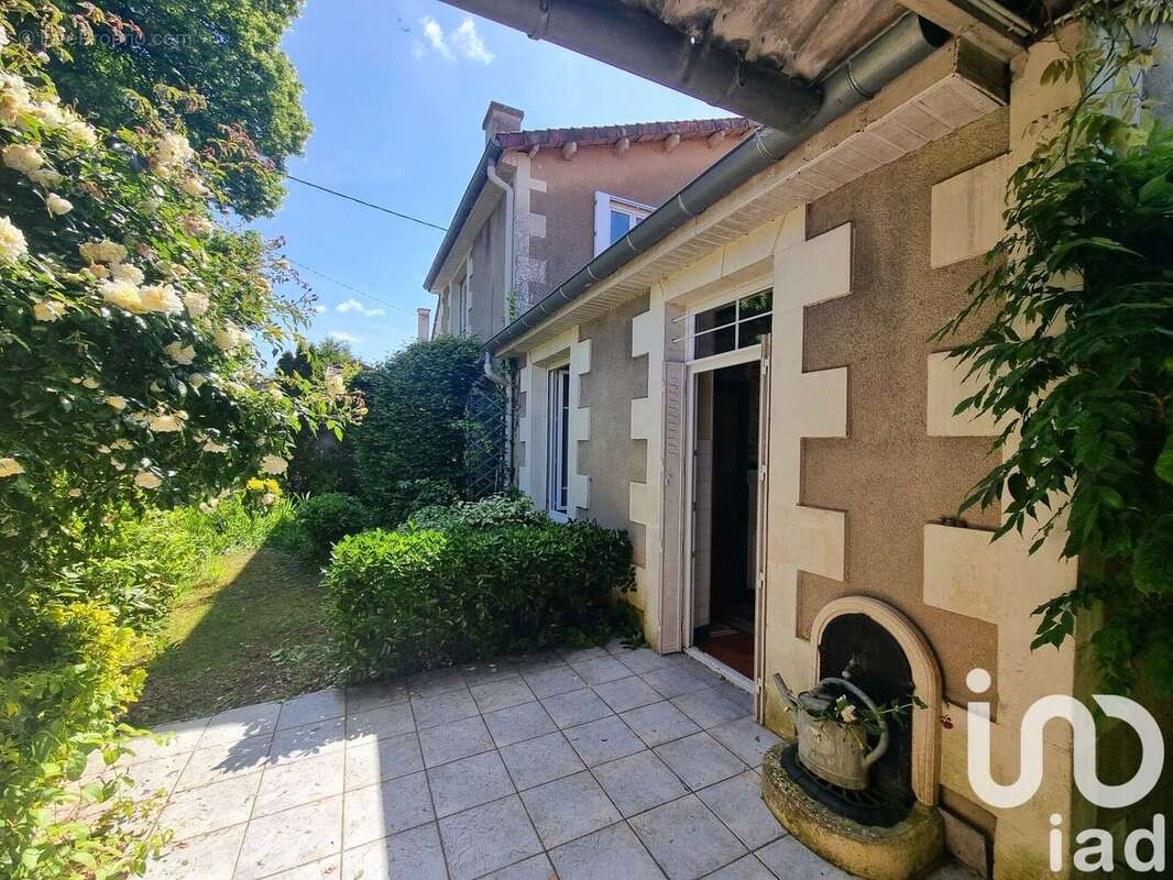 Photo 8 - Maison à SAINT-JULIEN-L&#039;ARS