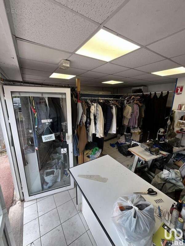 Photo 2 - Commerce à SAVIGNY-LE-TEMPLE