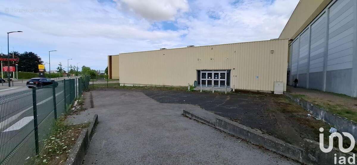 Photo 7 - Commerce à PONT-SAINTE-MARIE