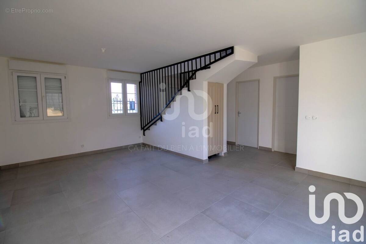 Photo 1 - Maison à CREVECOEUR-LE-GRAND