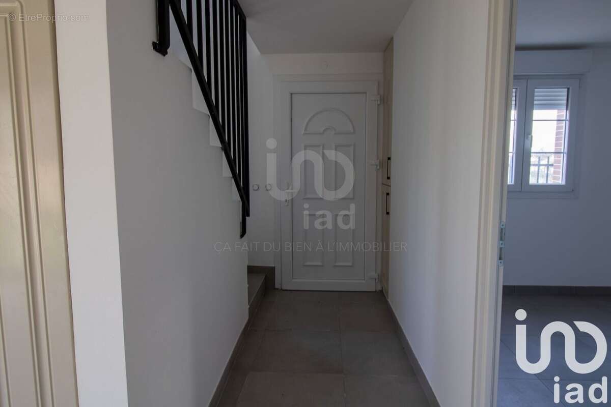 Photo 3 - Maison à CREVECOEUR-LE-GRAND