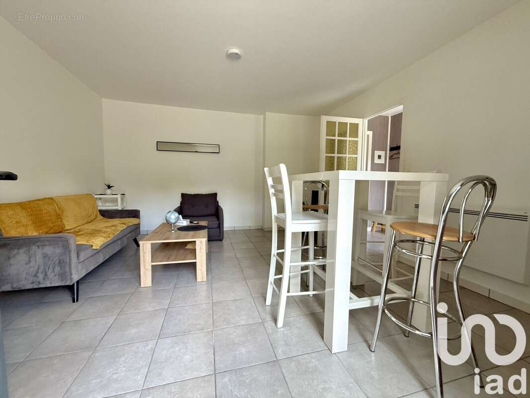 Photo 2 - Maison à MIGNALOUX-BEAUVOIR