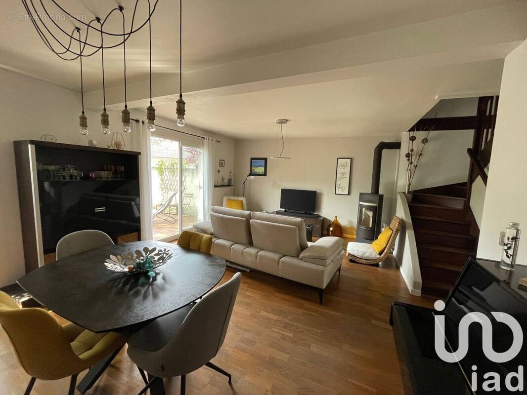 Photo 1 - Maison à LE COUDRAY-MONTCEAUX