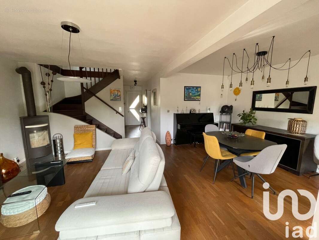 Photo 3 - Maison à LE COUDRAY-MONTCEAUX