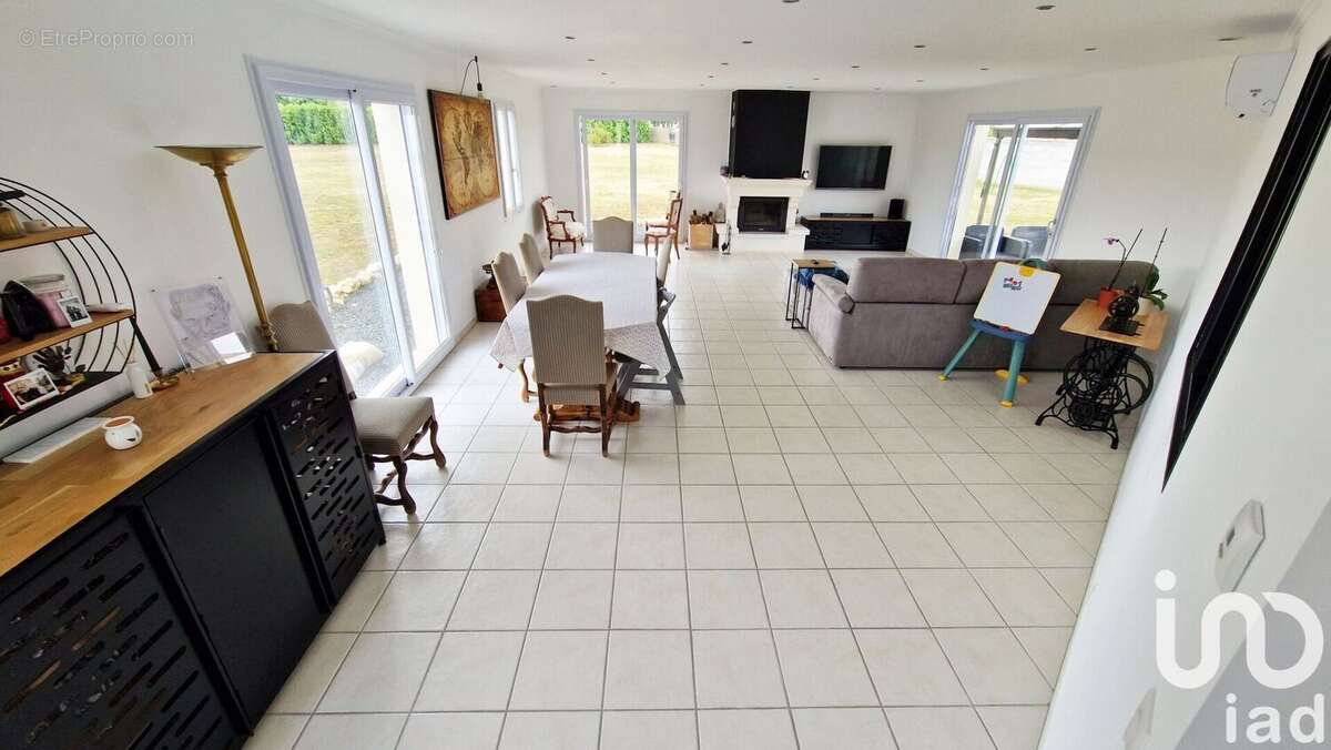 Photo 2 - Maison à FONTENAY-LE-COMTE