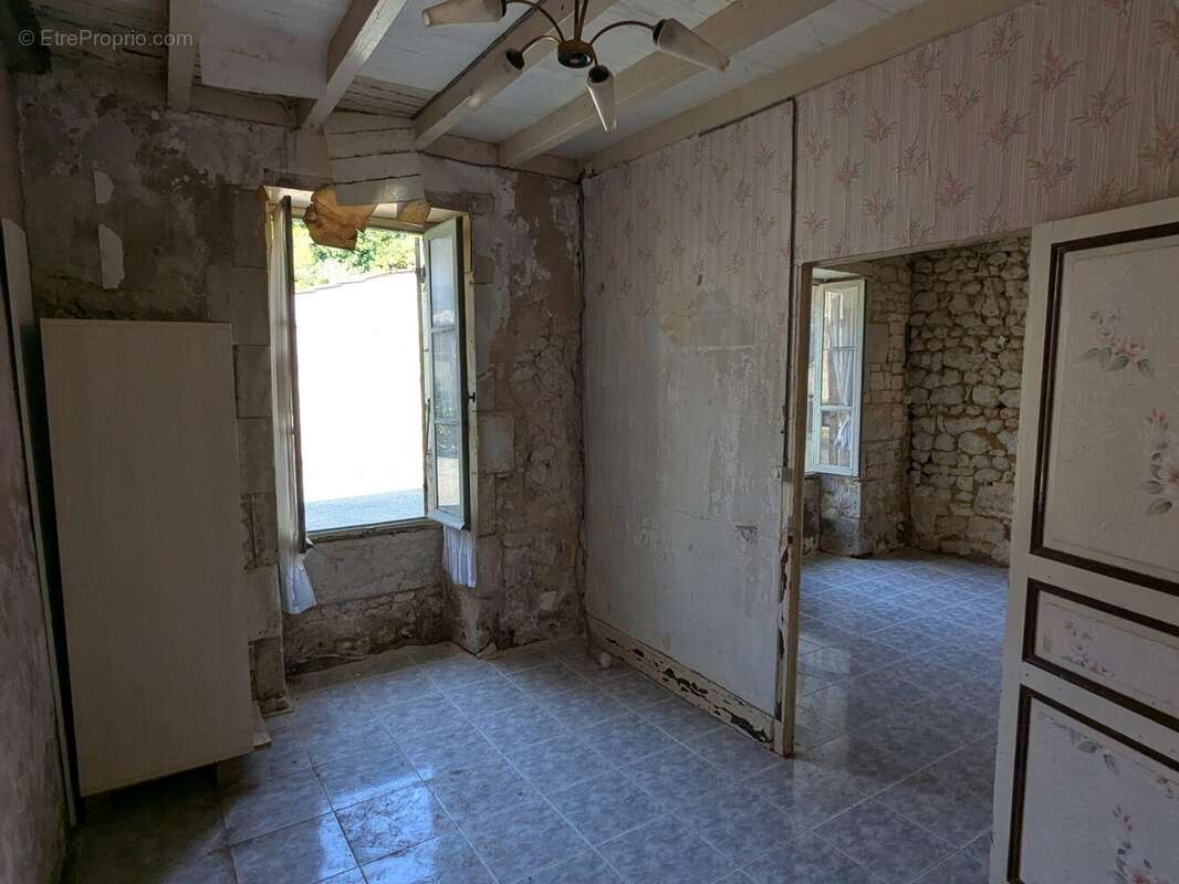 Maison à MORTAGNE-SUR-GIRONDE