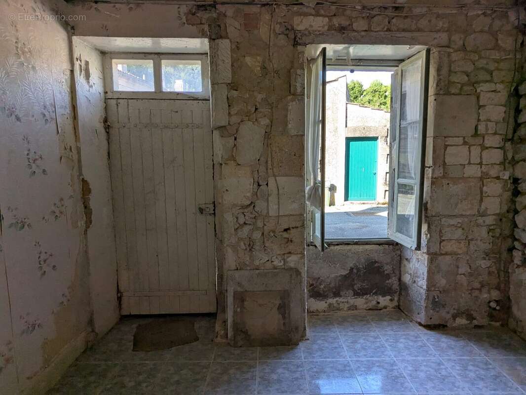 Maison à MORTAGNE-SUR-GIRONDE