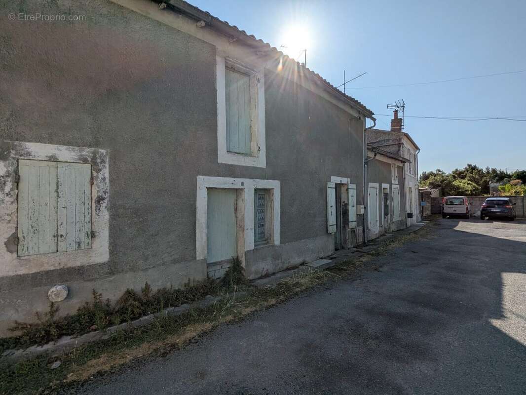 Maison à MORTAGNE-SUR-GIRONDE