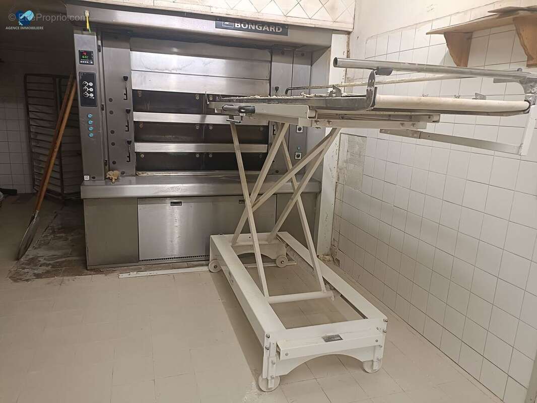 Commerce à LONGAGES