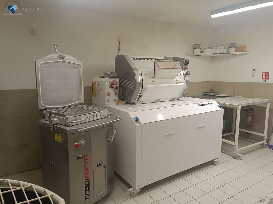 Commerce à LONGAGES